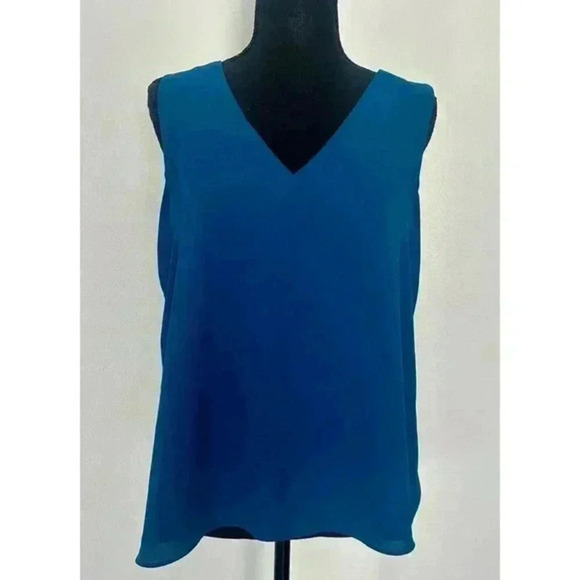 Lilly Pulitzer Florin Sleeveless V-Neck Top Navy Size Small - Picture 1 of 7